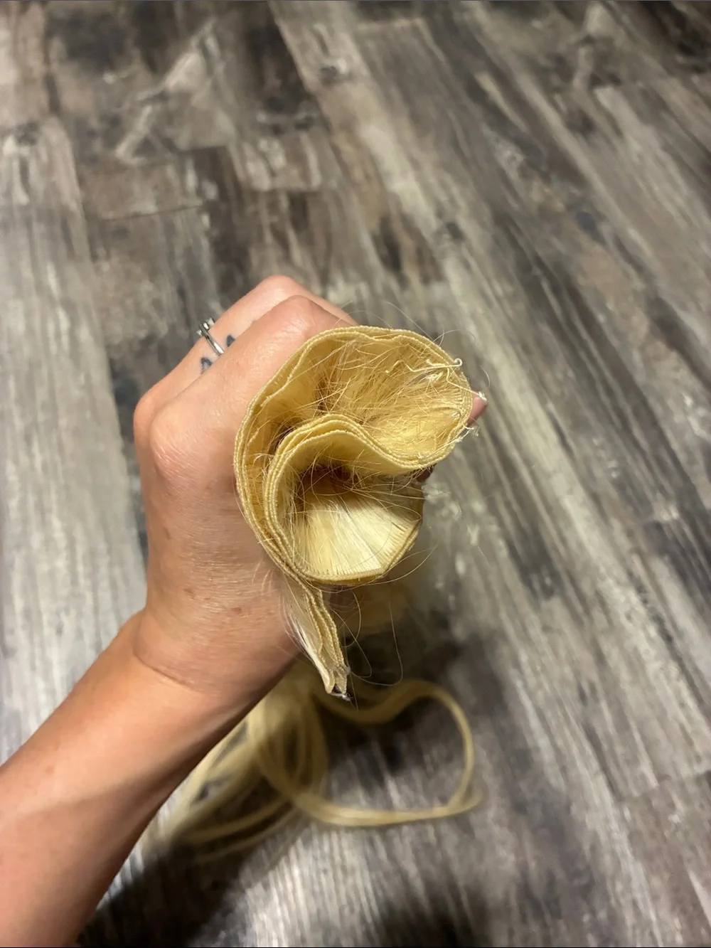 UGEAT HAND TIED WEFT 24 inches